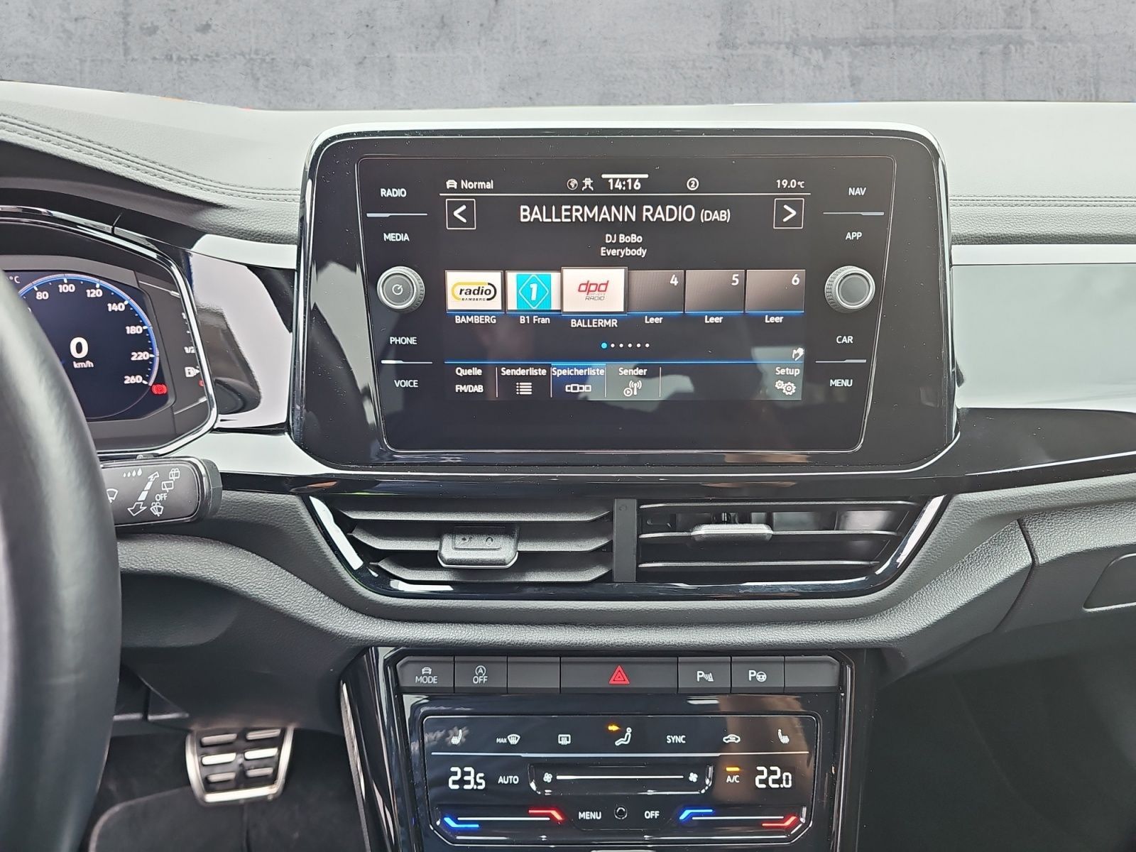 Volkswagen T-Roc - Bild 11