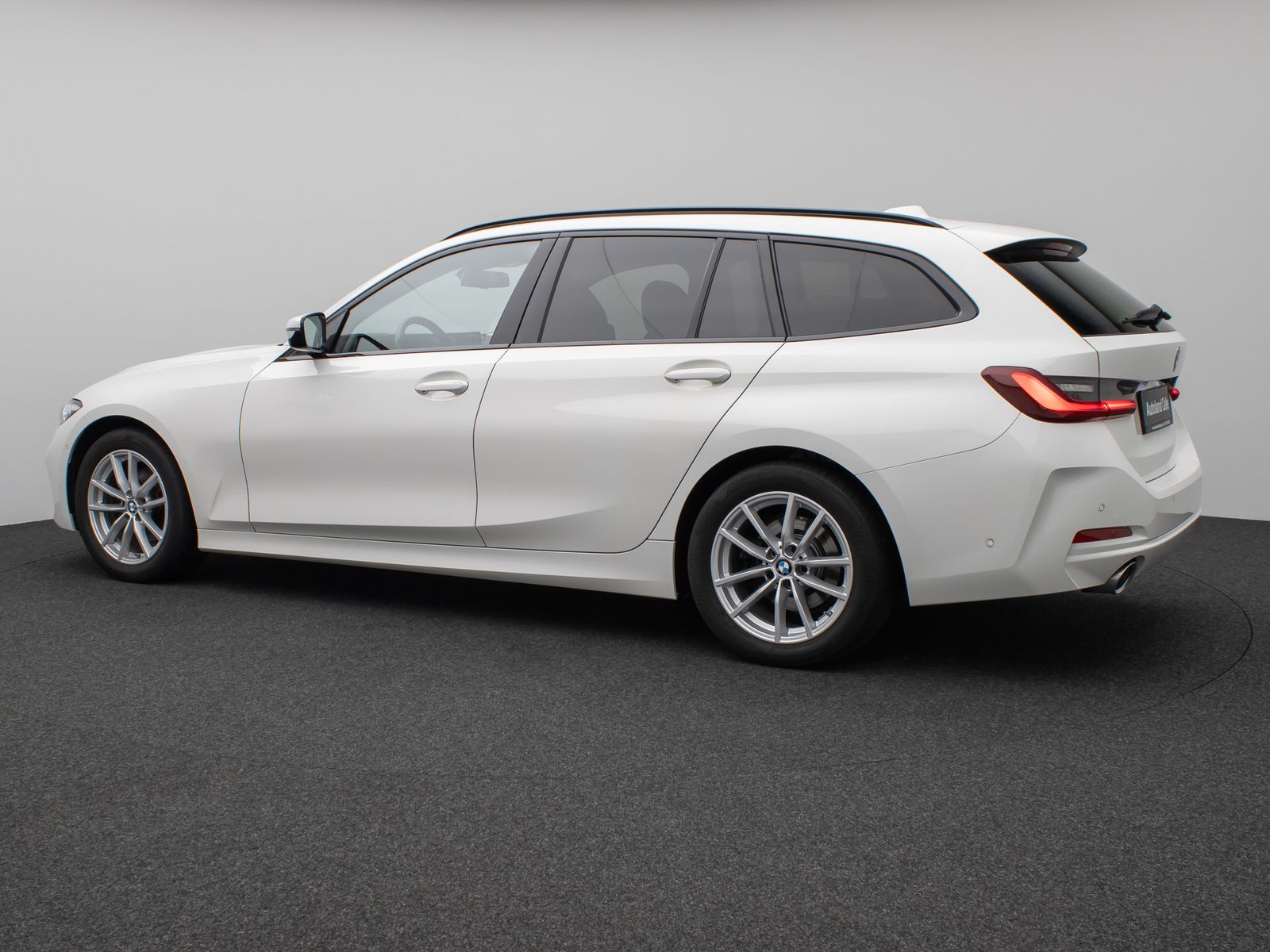 Fahrzeugabbildung BMW 320d Kamera HUD DAB AHK Alarm Sport Leder Ad.LED