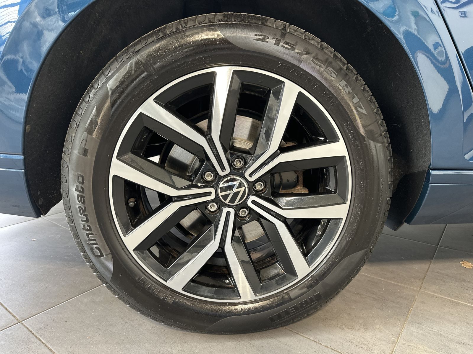 Fahrzeugabbildung Volkswagen Passat Variant Business 4M NAV+LED+AHK+PANO+360°