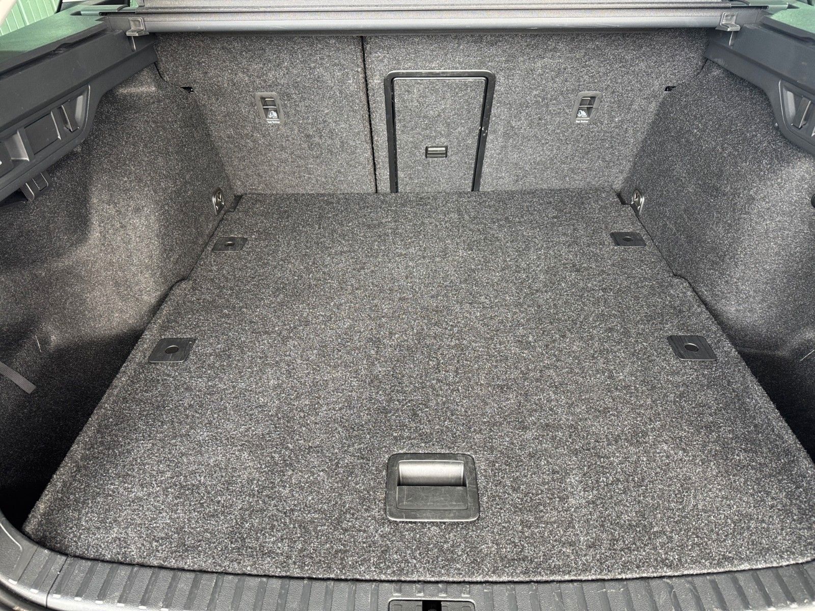 Fahrzeugabbildung SKODA Octavia Combi Selection 2.0 TDI