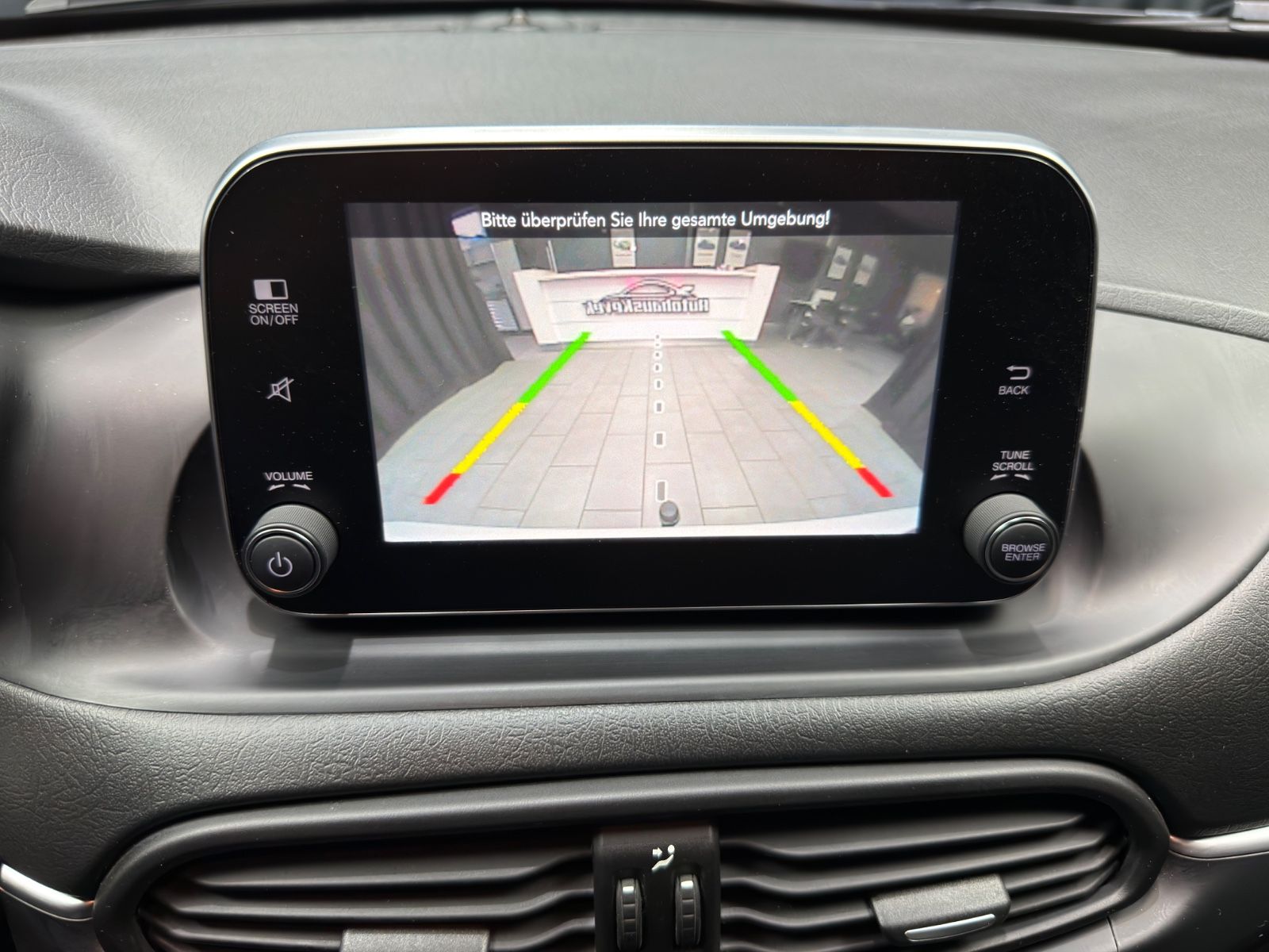 Fahrzeugabbildung Fiat Tipo Lounge |AHK|RF-CAM|LED|LEDER|NAVI