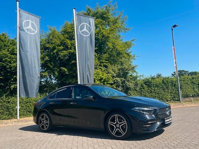 Mercedes-Benz A 200 Lim. *AMG*PANO*AMBIENTE*NIGHT*RÜKA*