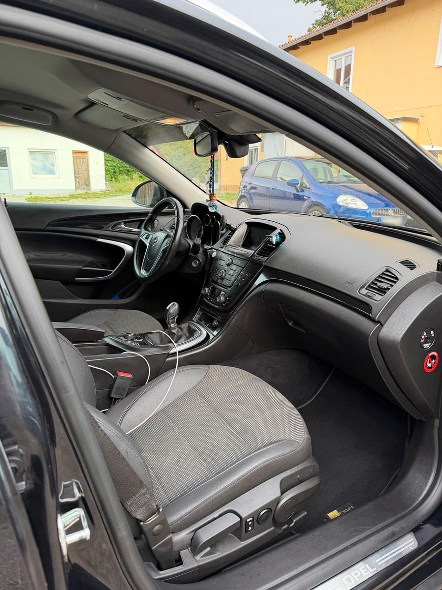 Opel Insignia 2012 — photo 8