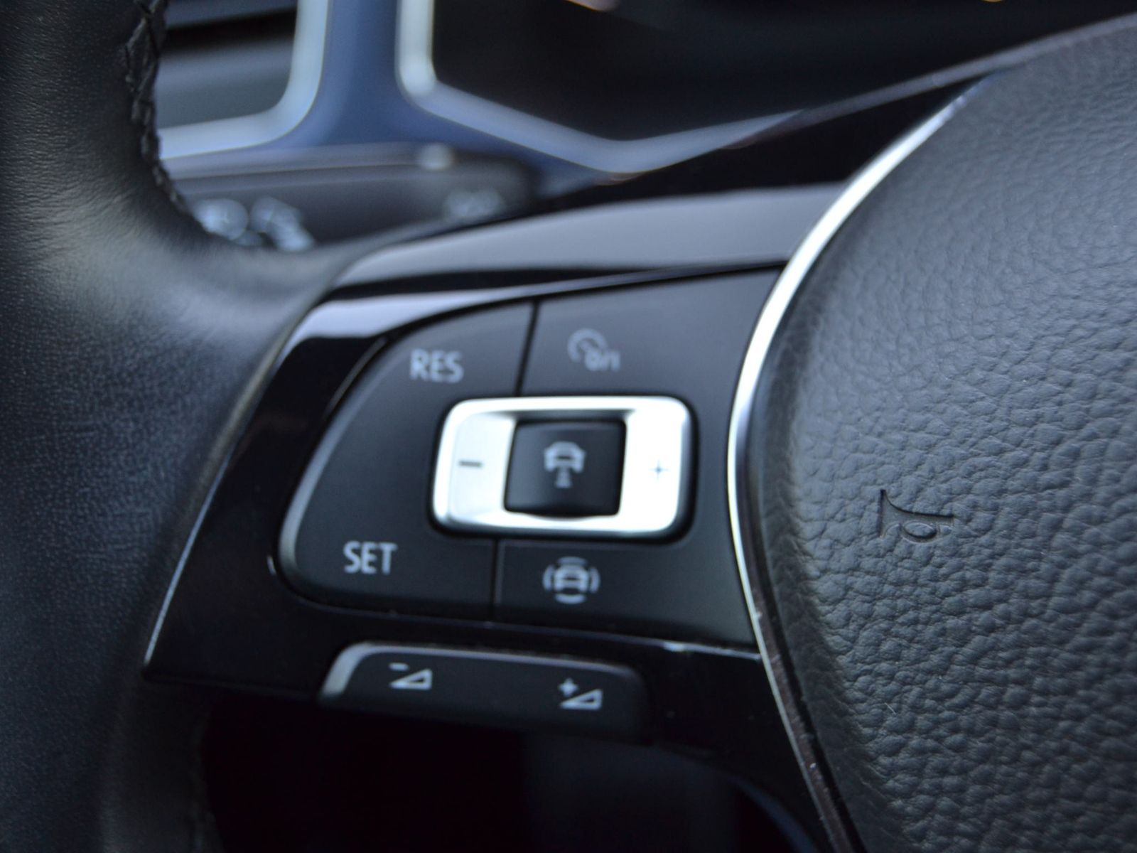 T-Roc 1.0 TSI United PLUS-PAKET/AHK/18-ZOLL/LED/
