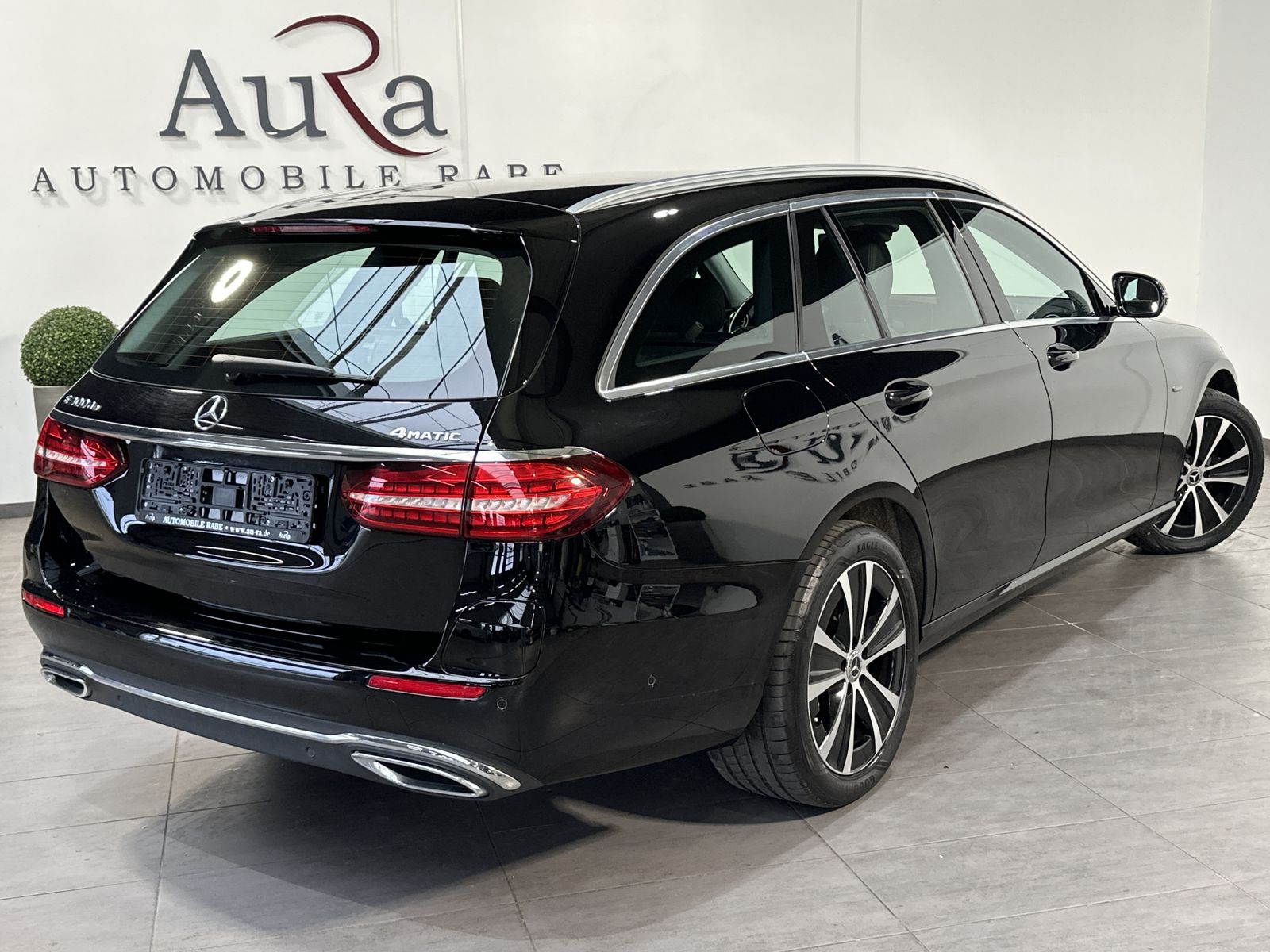 Fahrzeugabbildung Mercedes-Benz E 300de T 4Matic Avantgarde NAV+LED+AHK+WIDESCR