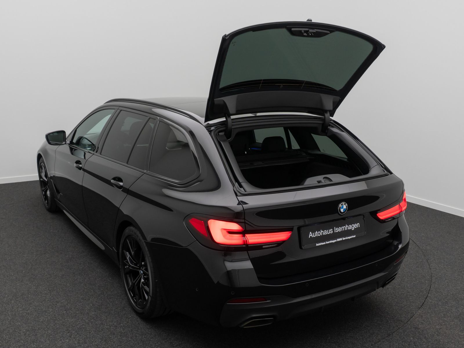 Fahrzeugabbildung BMW 540d xD M Sport DAB HUD HiFi Laser AHK Panorama