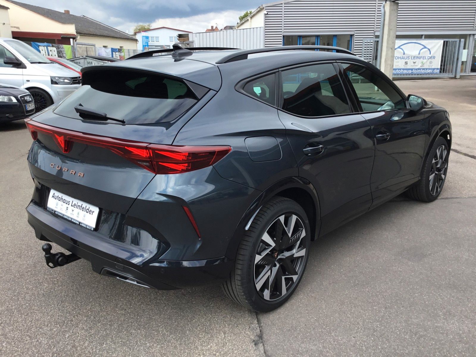 Fahrzeugabbildung CUPRA Formentor 2.0 TSI DSG 4WD+Pano+Matrix+AHK+19"