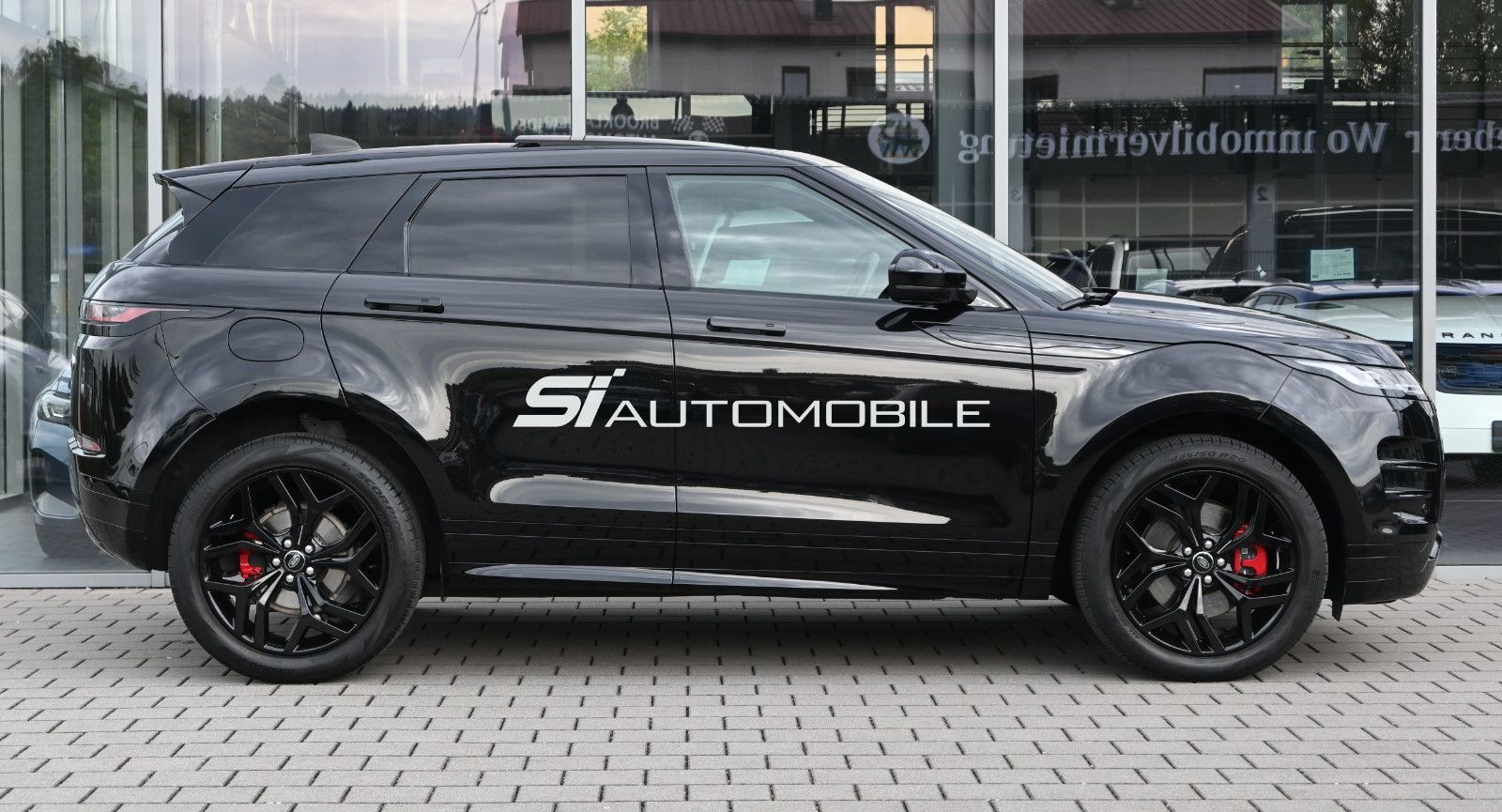 Fahrzeugabbildung Land Rover Range Rover Evoque D200 R-DYNAMIC SE AWD °BLACK°