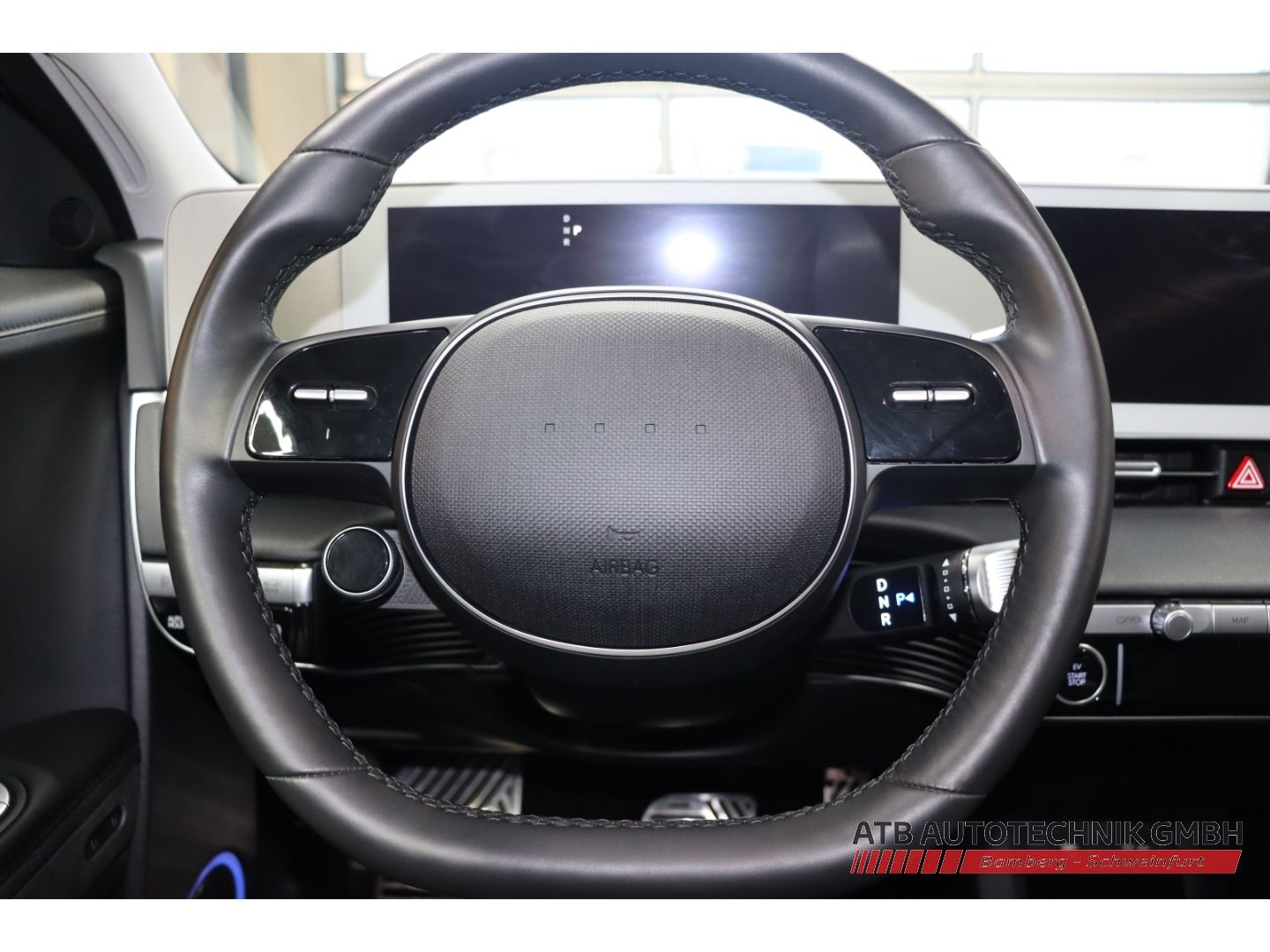 Fahrzeugabbildung Hyundai IONIQ 5 UNIQ 4WD 77,4 kWh Relax-Paket 20''LM-Fel