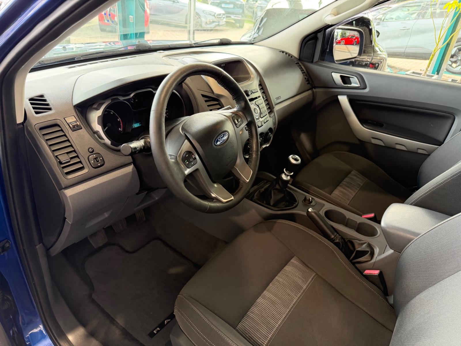 FORD RANGER XLT 2.2 TDCI 150ch 4X4 - DOUBLE CABINE - ATTELAGE 3,35T - JANTES ALLIAGE - MARCHEPIEDS - RÉGULATEUR - CLIMATISATION