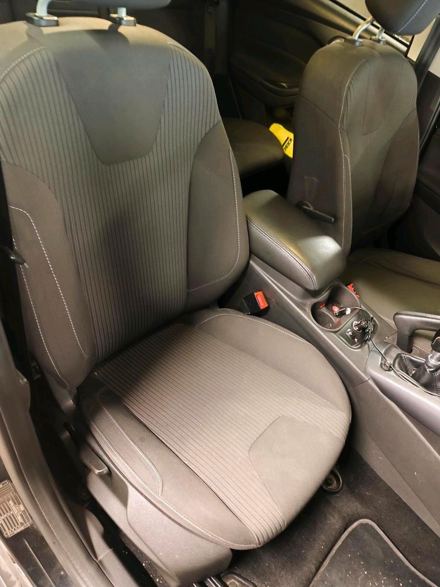 Ford Focus 2013 — photo 12