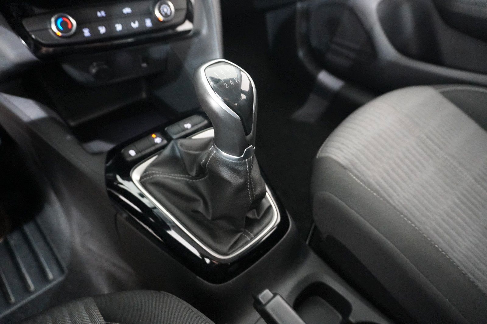 Fahrzeugabbildung Opel Corsa F 1.2 EDITION NAVI/KAMERA/SPORT/LHZ/DAB+