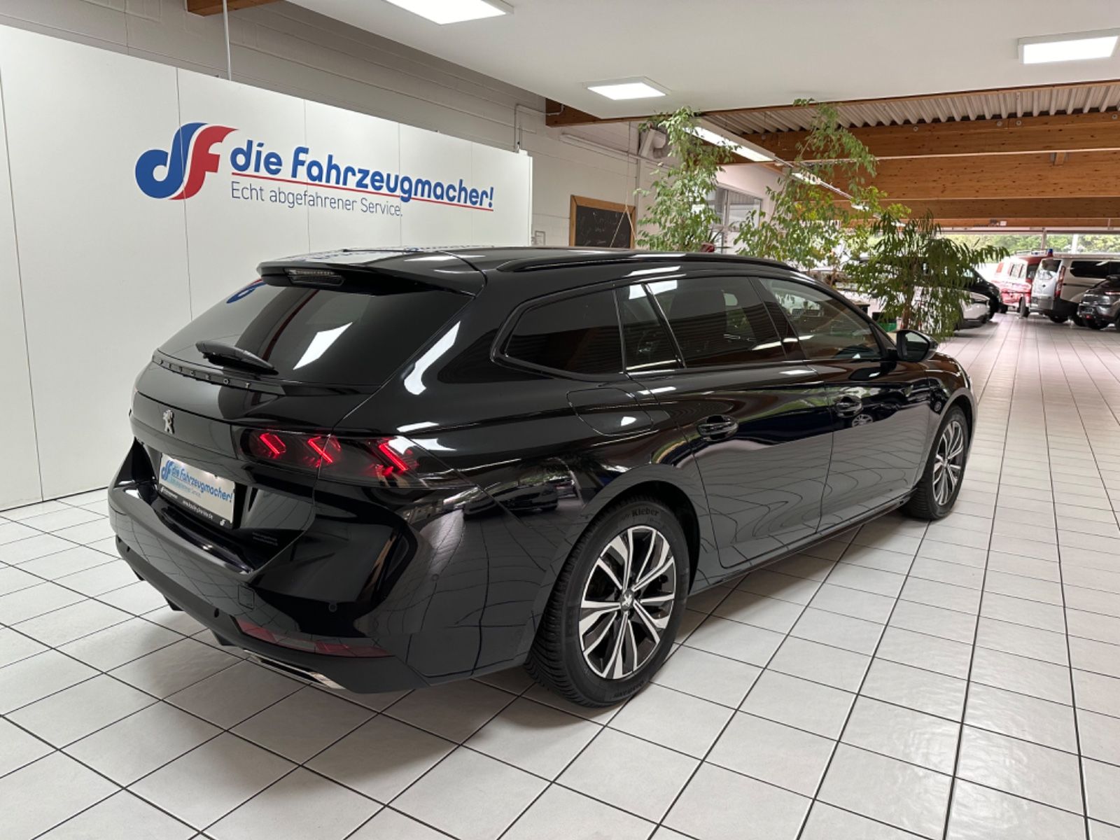 Fahrzeugabbildung Peugeot 508 SW Allure Pack*Automatik*Digital*CarPlay