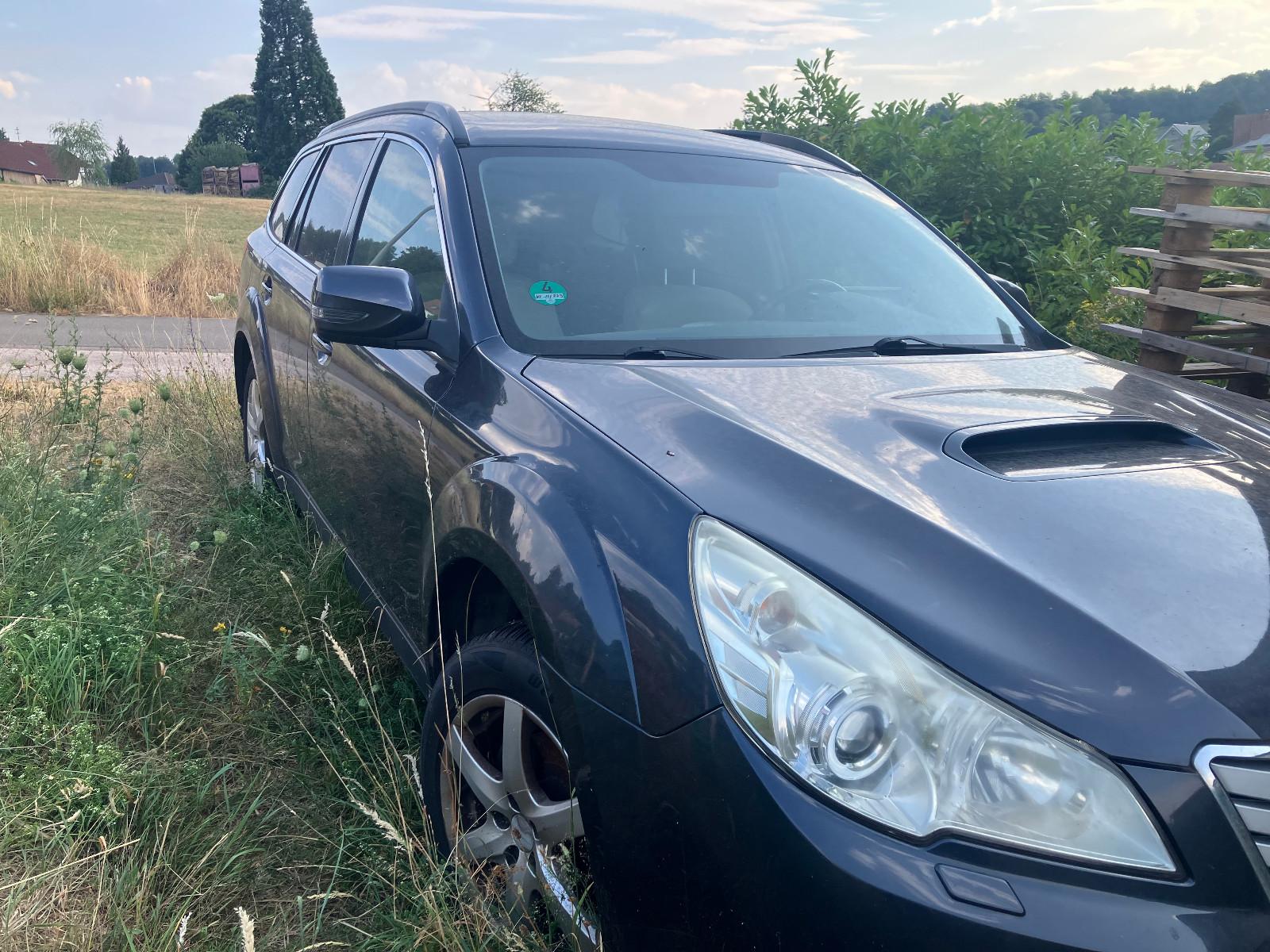 Subaru Outback 2012 — interior