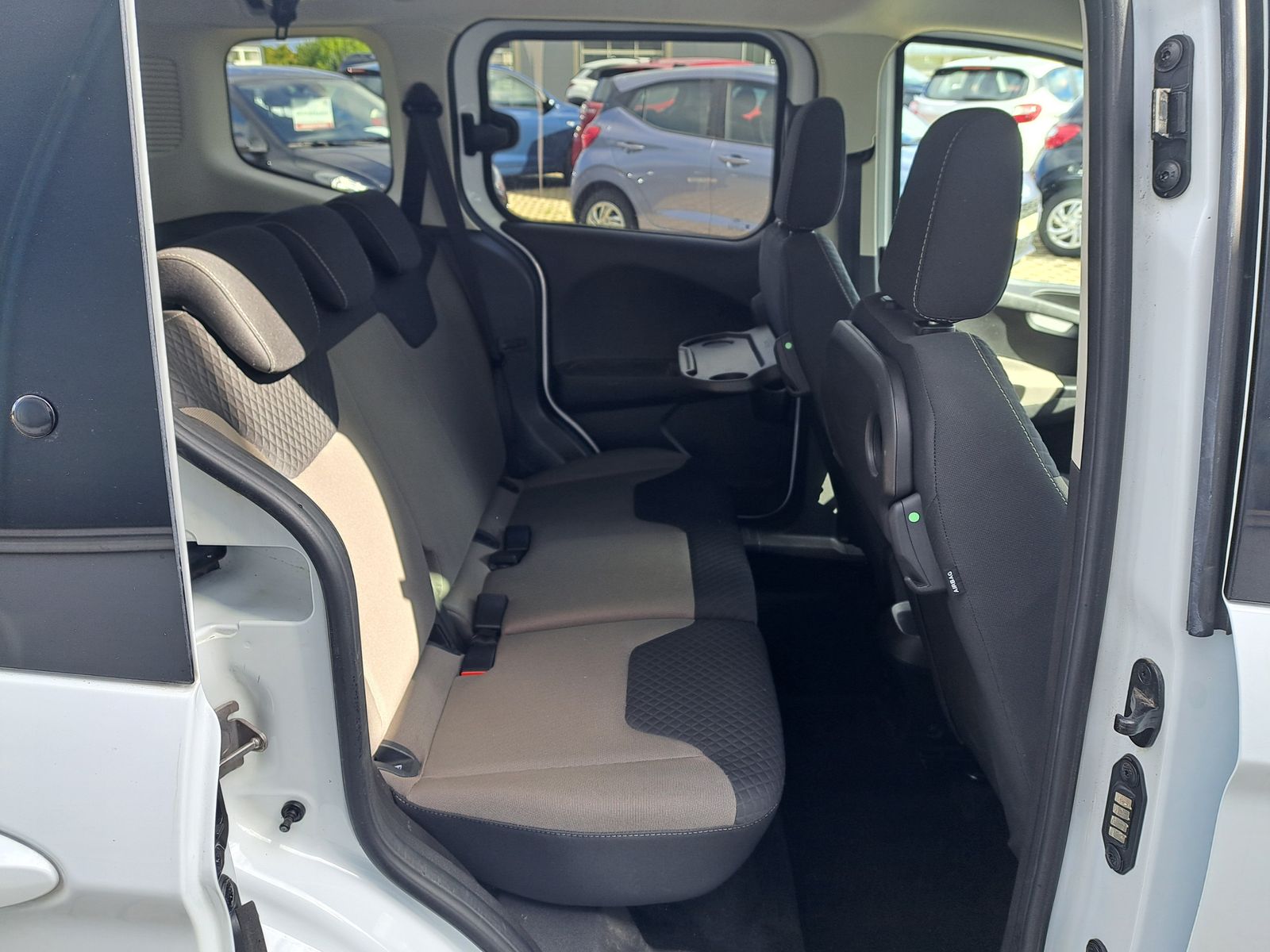Fahrzeugabbildung Ford Tourneo Courier Trend 1.5 TDCI NAVI WINTERPAKET
