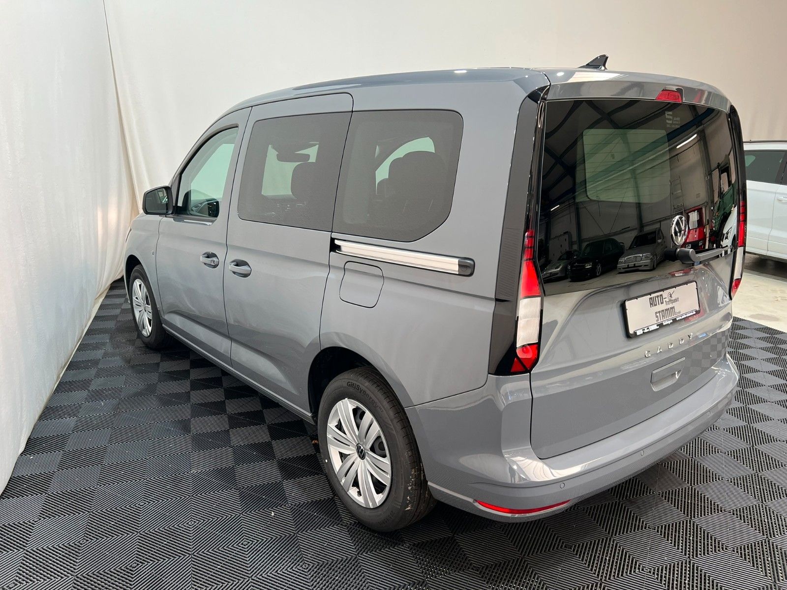 Fahrzeugabbildung Volkswagen Caddy 1.5 TSI /DSG/ACC/PDCh./Winterpaket