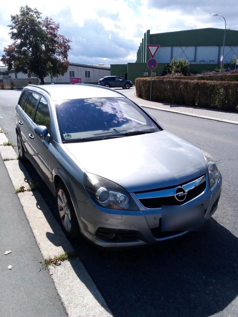 Opel Vectra 2009 — interior