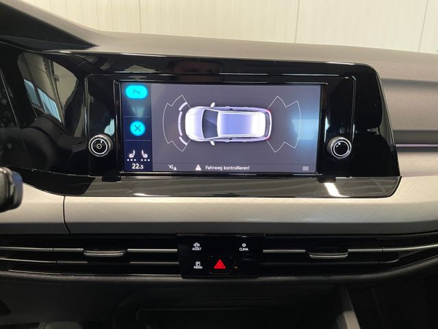 Golf VIII Variant Life 2.0 TDI DSG LED SHZ