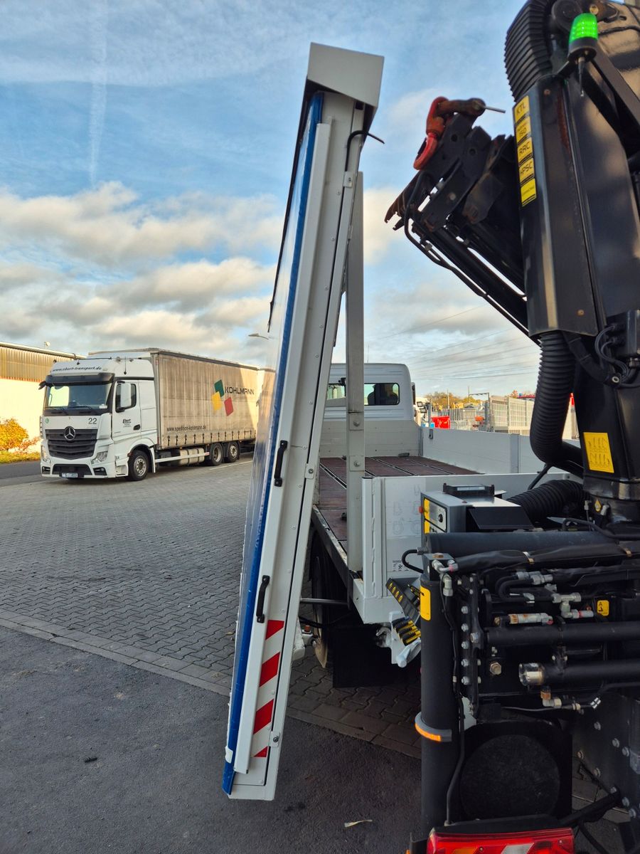 Fahrzeugabbildung Mercedes-Benz Atego 1324 L Glaswand Heckkran PK10002 SH Funk