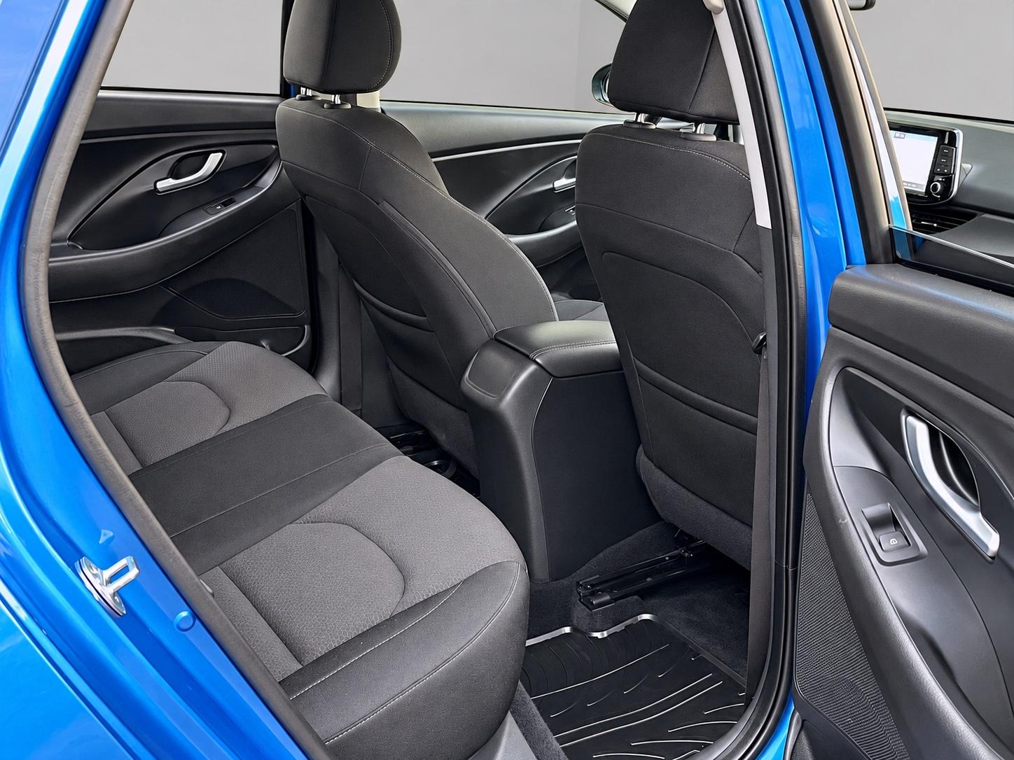 Hyundai i30 1,4 AUTOM. NAVI SITZHEIZ.SCHECKHEFT GARANTIE