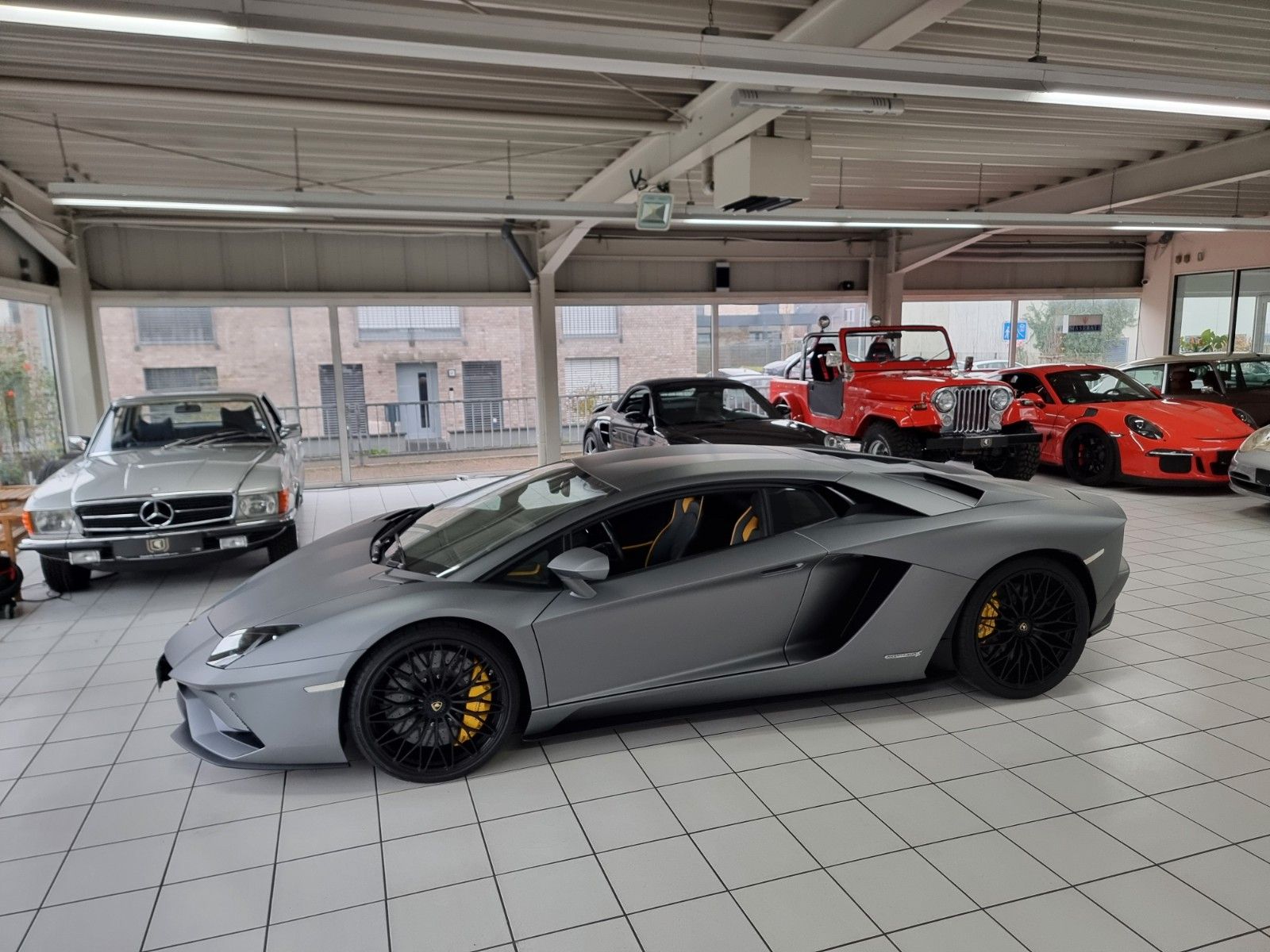 Fahrzeugabbildung Lamborghini Aventador S/Carbon/Lift/Matt/Gr. Service 11/25