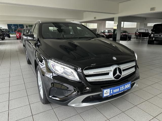 Mercedes-Benz GLA 200 Autom. Score Navi Xenon PDC Sitzhz. Ganz