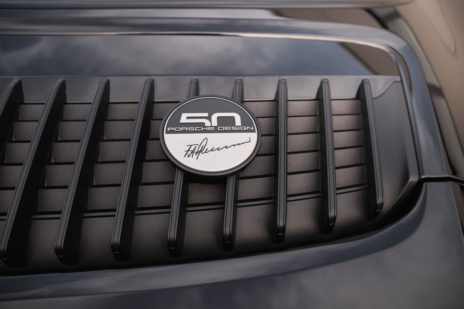 Fahrzeugabbildung Porsche 992/911 Edition 50 Jahre -Lift-Martrix-LED Schw.