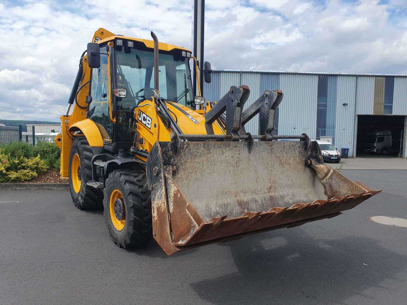 Fahrzeugabbildung JCB 3CX / Gabel & 4in1 Schaufel / nur 1.561h / 2022