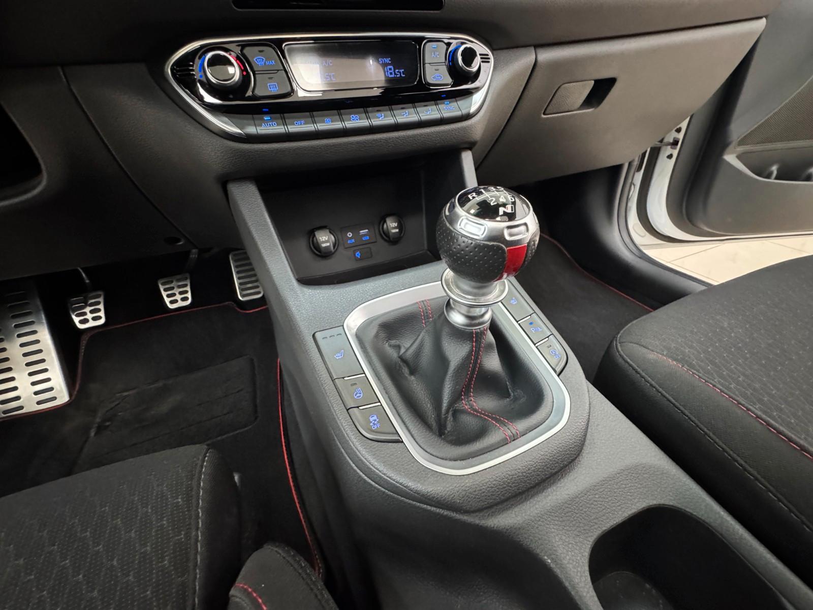 HYUNDAI I30 - N PERFORMANCE - 275 CV - BVM - PACK SPORT