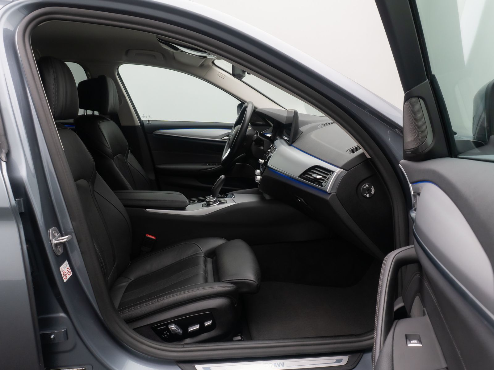 Fahrzeugabbildung BMW 520d DisplKey 4xKlima Laser HUD DAB Kamera AHK