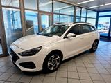 Hyundai i30 Kombi Advantage ACC,Klimaaut.,Navi,Sitzhzg. - Hyundai i30 Neuwagen mit Benzin-Antrieb