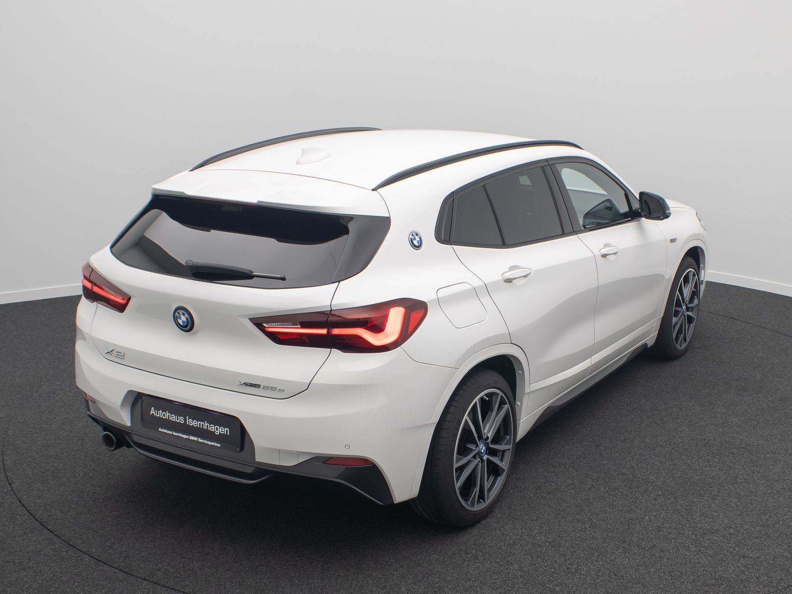 Fahrzeugabbildung BMW X2 xD25e M Sport Kamera HUD DAB HiFi Komfort 19"