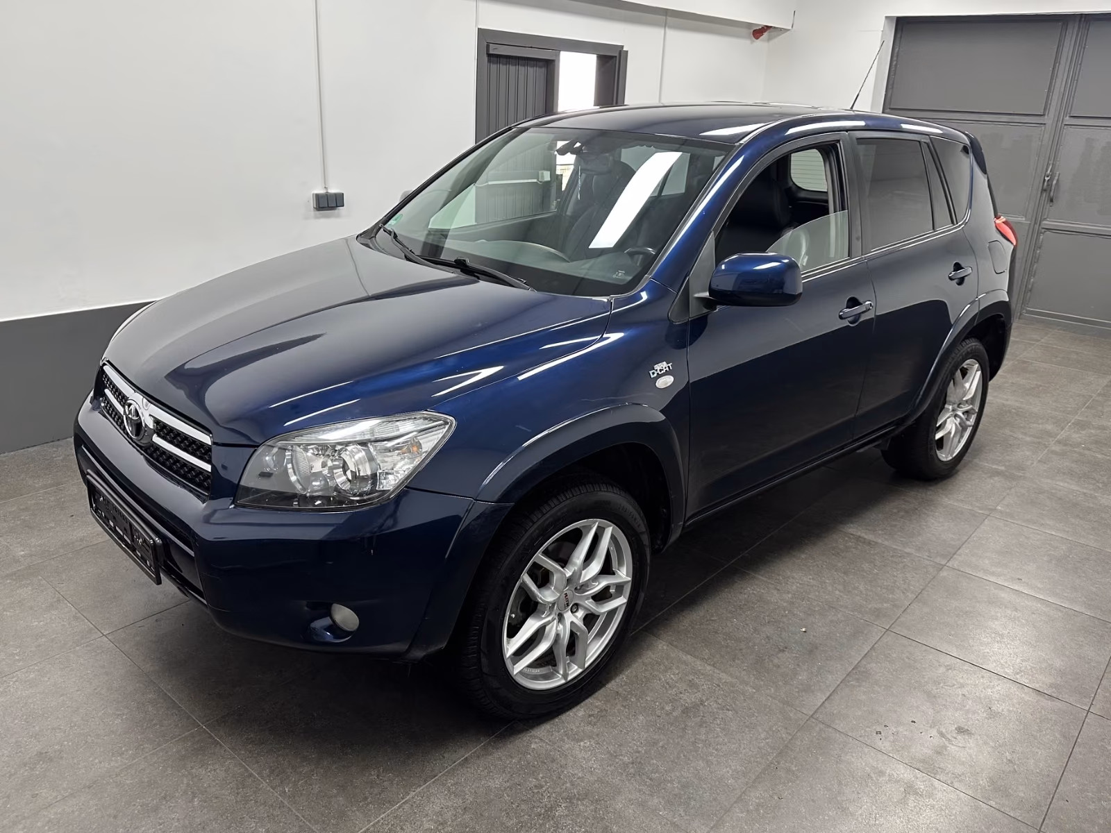 Toyota RAV4 Executive 2.2 D-CAT 177 ch 4x4 • Cuir • GPS • Caméra • Attelage