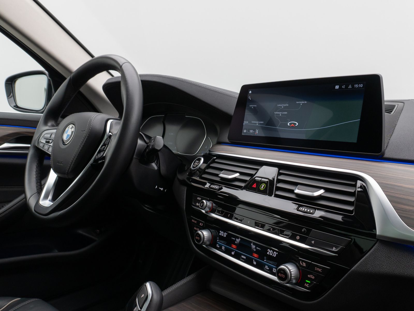 Fahrzeugabbildung BMW 530d Luxury Line Panorama Kamera DAB HiFi Alarm