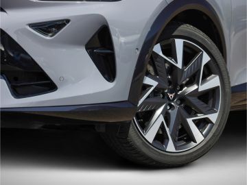 Cupra Formentor VZ 2.0 TSI 4x4 DSG Pano AHK Kamera Mat