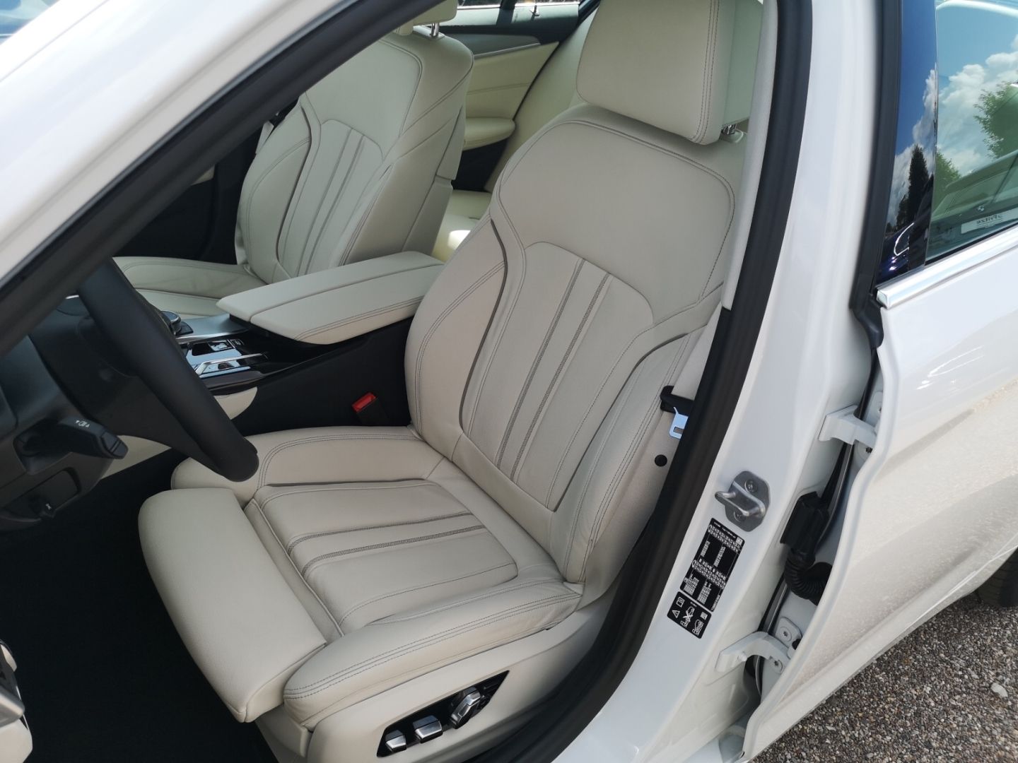 BMW 530 i xDr. Luxury Line LASER LEDER NAVI PDC SHZ foto 9