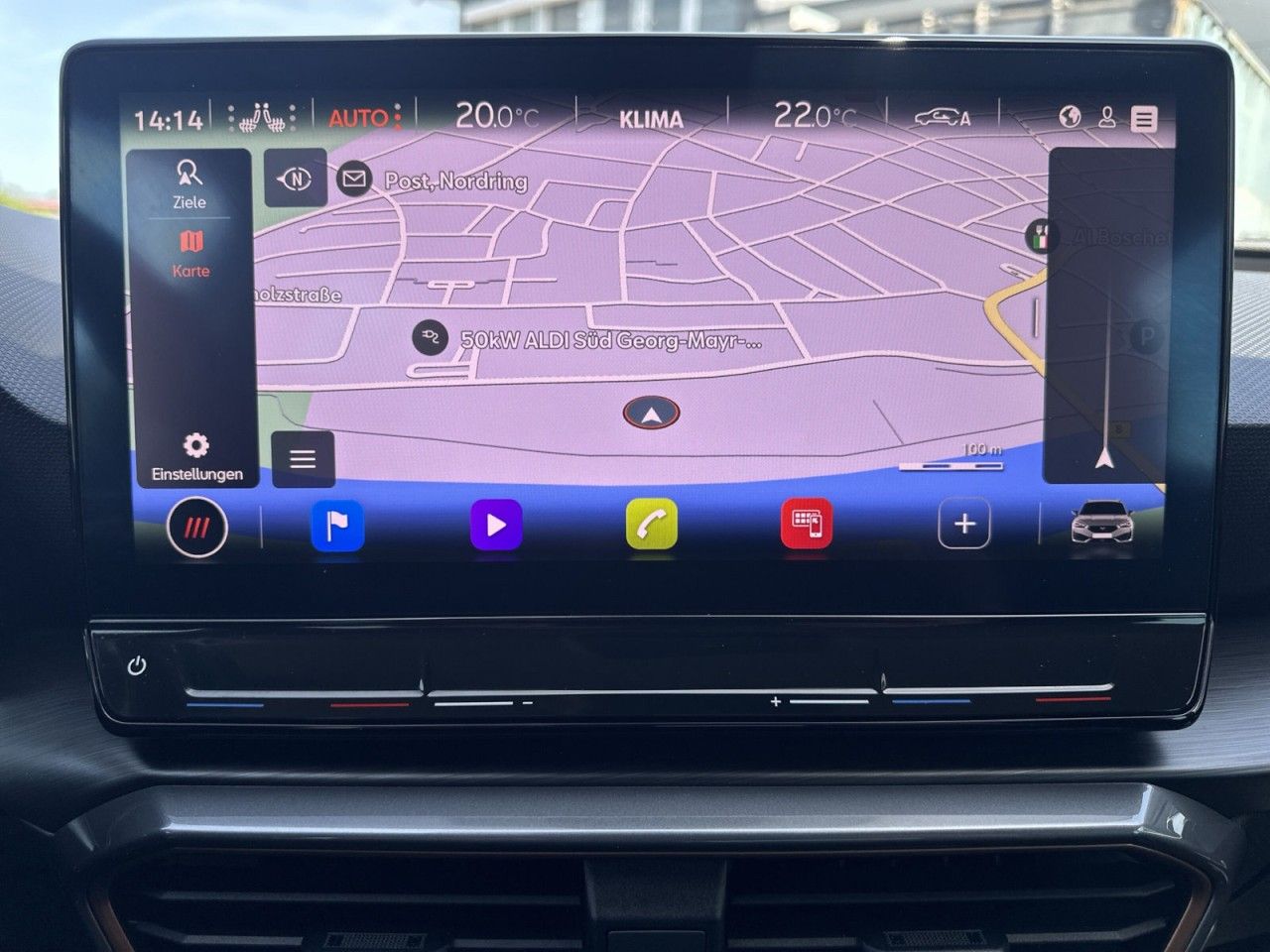 Fahrzeugabbildung CUPRA Leon Sportstourer 1.5 eTSI 150 PS DSG-1Hnd-Navi* - mit KI generiert/bearbeitet