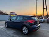 Ford Focus Lim. Ambiente Sportsitze Sport Lenkrad - Ford Focus Ambiente mit Benzin-Antrieb