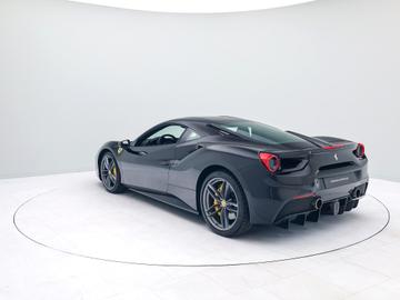 صورة 10 لـ 2016 Ferrari 488 GTB