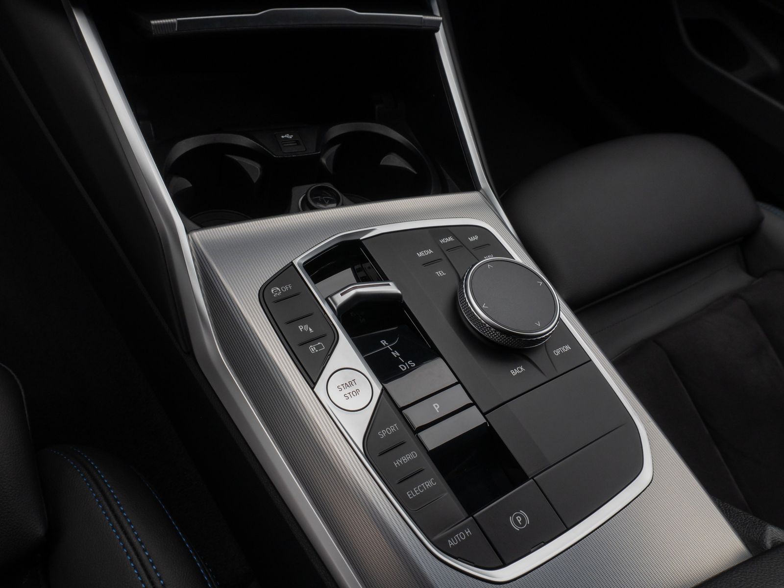 Fahrzeugabbildung BMW 330e M Sport Kamera DAB HUD Alarm Parkassistent