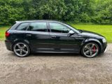 Audi RS3 2.5 TFSI S tronic quattro *Recaro/Bose etc. - Audi RS3: Schwarz, Navigationssystem