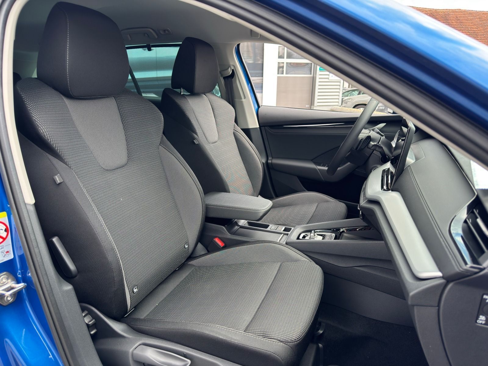 Fahrzeugabbildung SKODA Octavia Combi 1.5 TSI DSG*AHK*RFK*NAVI*eHeck