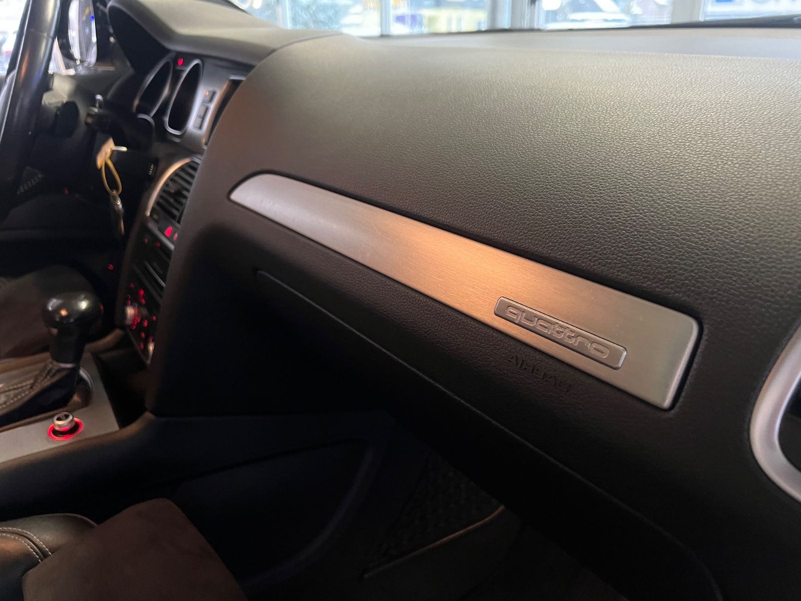 Fahrzeugabbildung Audi Q7 3.0 TDI quattro S line V12 Paket * 7.SITZER *