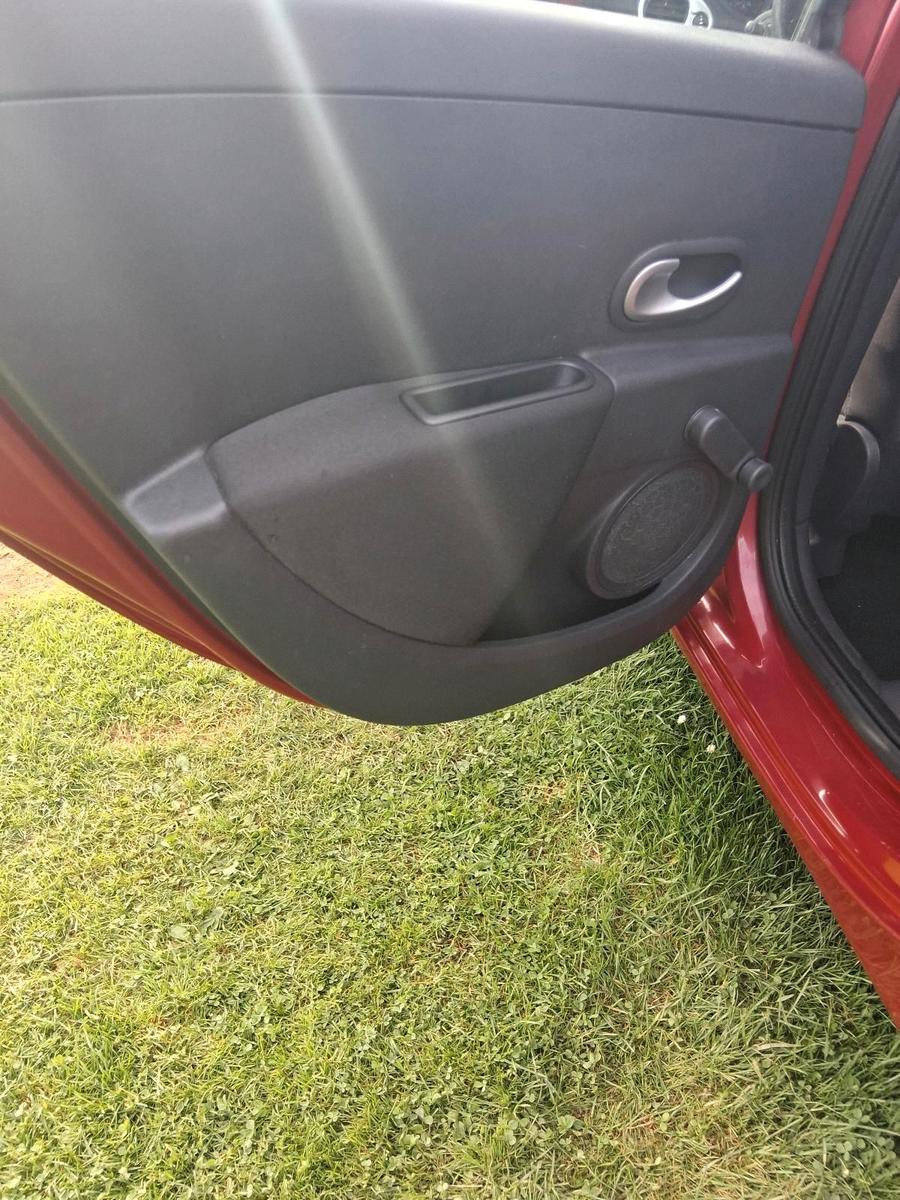Renault Clio 2011 — photo 15