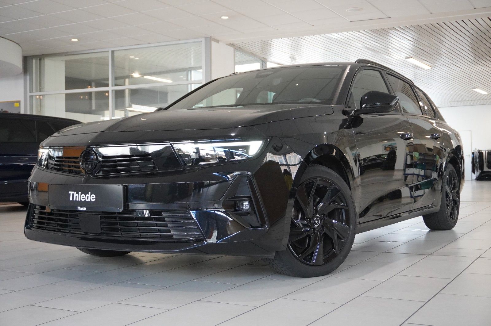 Fahrzeugabbildung Opel Astra ST 1.2T GS LINE NAVI/LED/360°/SH/SPORT/DAB
