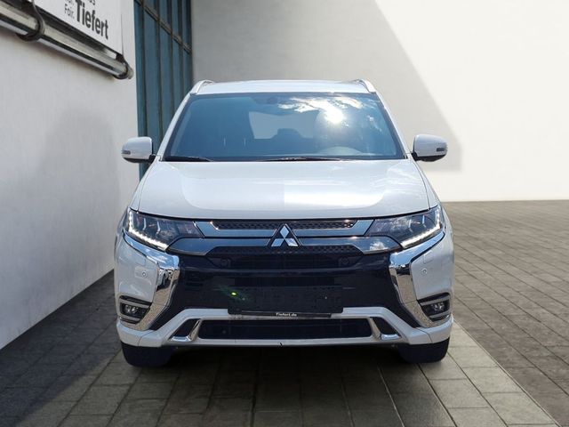 Outlander 2.4 4WD Plug-In Hybrid Diamant