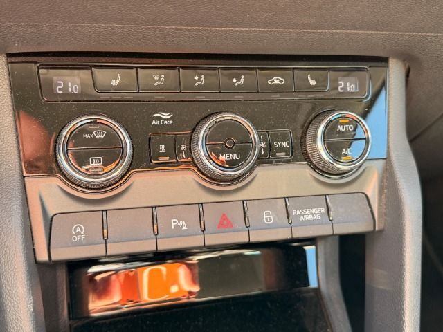 Fahrzeugabbildung SKODA Karoq 1.5 TSI ACT Style Leder+LED+Allwetter*AHK