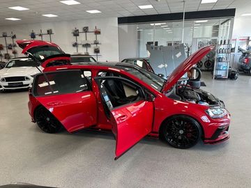 Volkswagen Golf - 3