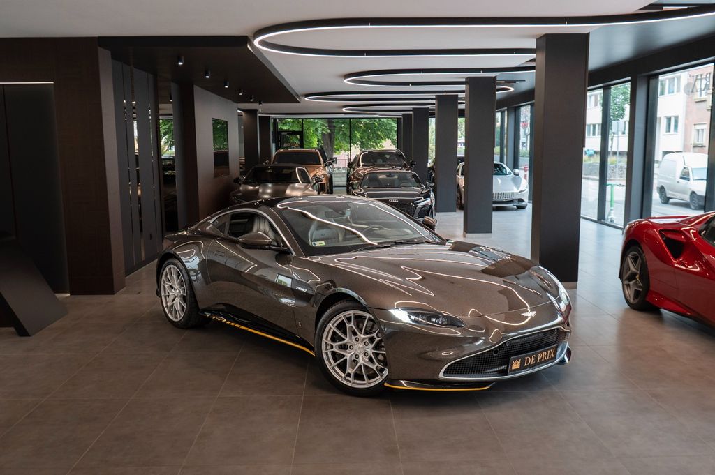 Image of Aston Martin V8 Vantage