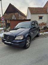 Mercedes-Benz Mercedes Ml 320 Benzin Klima - Mercedes-Benz ML 320 aus 2002